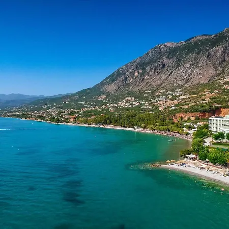 Modern Seaview Nest With Pool & Panoramic Views Апартаменты *