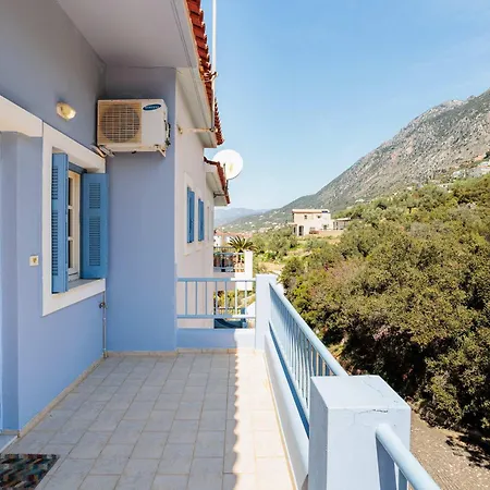 Апартаменты Modern Seaview Nest With Pool & Panoramic Views Верга-Каламата